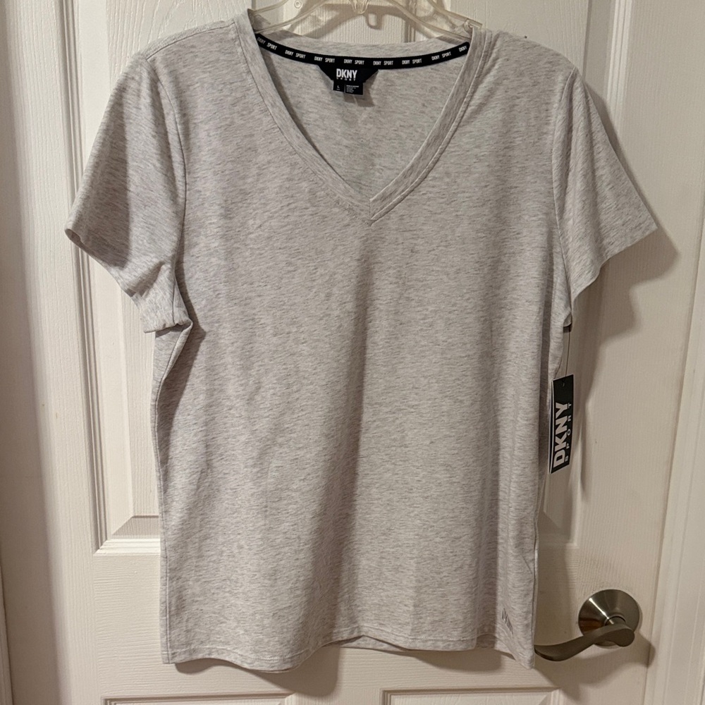 NWT DKNY Gray Short Sleeve Tee. Size Large.